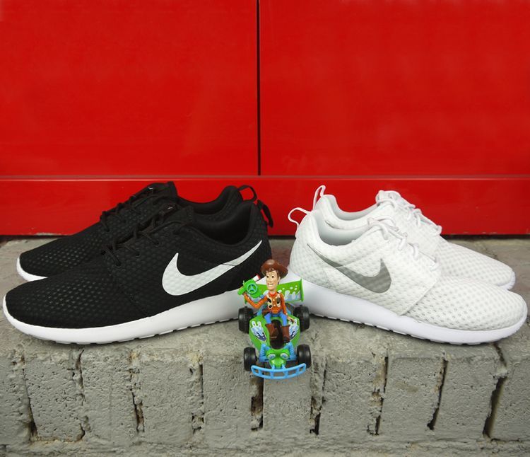 Nike Roshe One Noir Blanc Gris Nike Roshe One Noir Blanc Gris